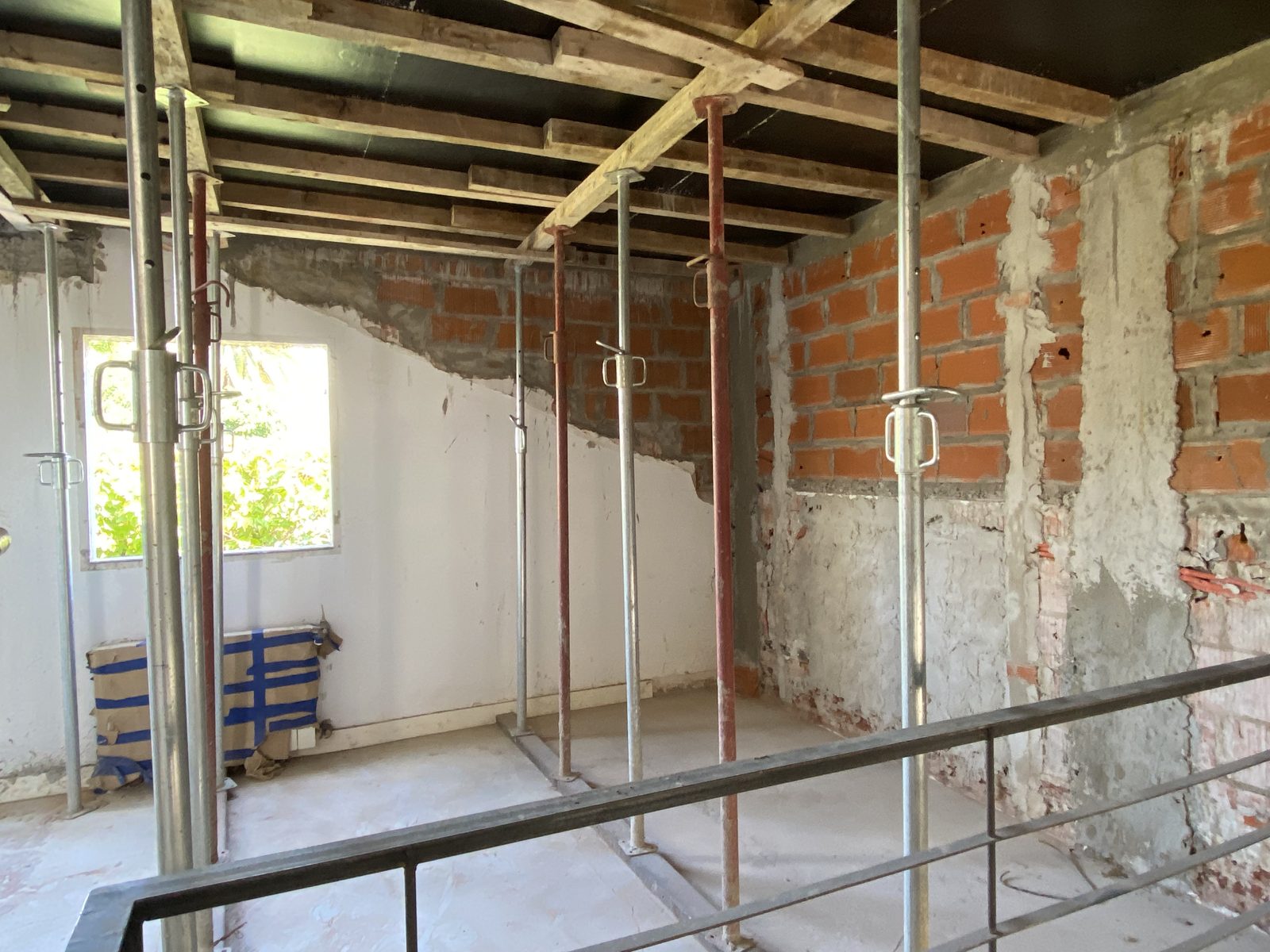 Grape House — obra